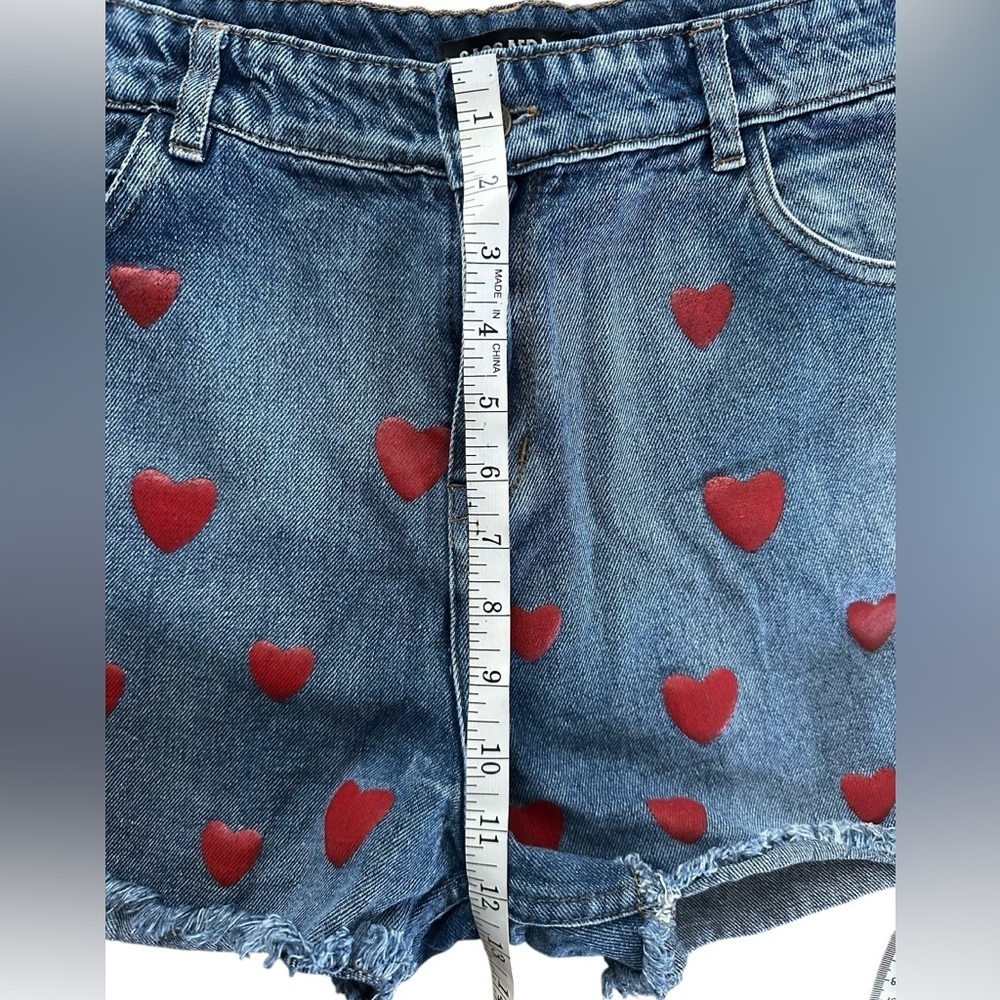 Sassafras Heart-Print Denim Shorts – Women’s L - Picture 6 of 9